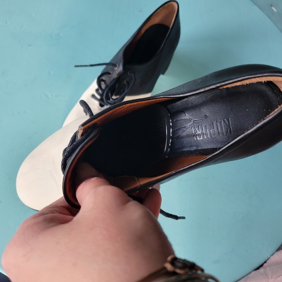 Handmade Leather Black and White Lace up Block Heels - Picture 5 of 9